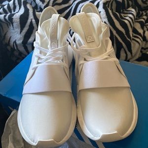 Adiadas Tubular Defiant